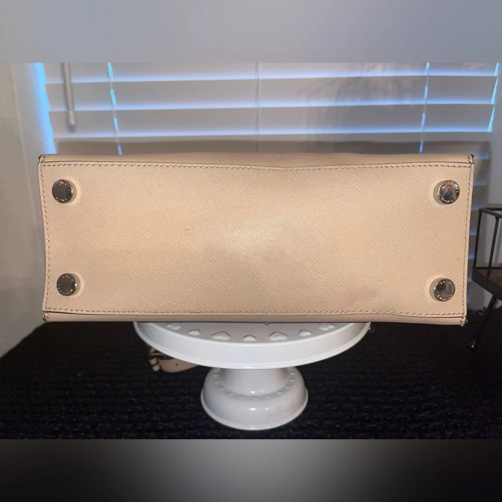 Michael Kors BRIDGETTE LEATHER‎ CROSSBODY BAG - Picture 7 of 16